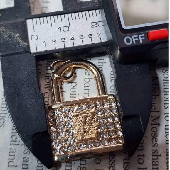 Louis Vuitton Gold Zipper Pull Necklace - Picture 6 of 6